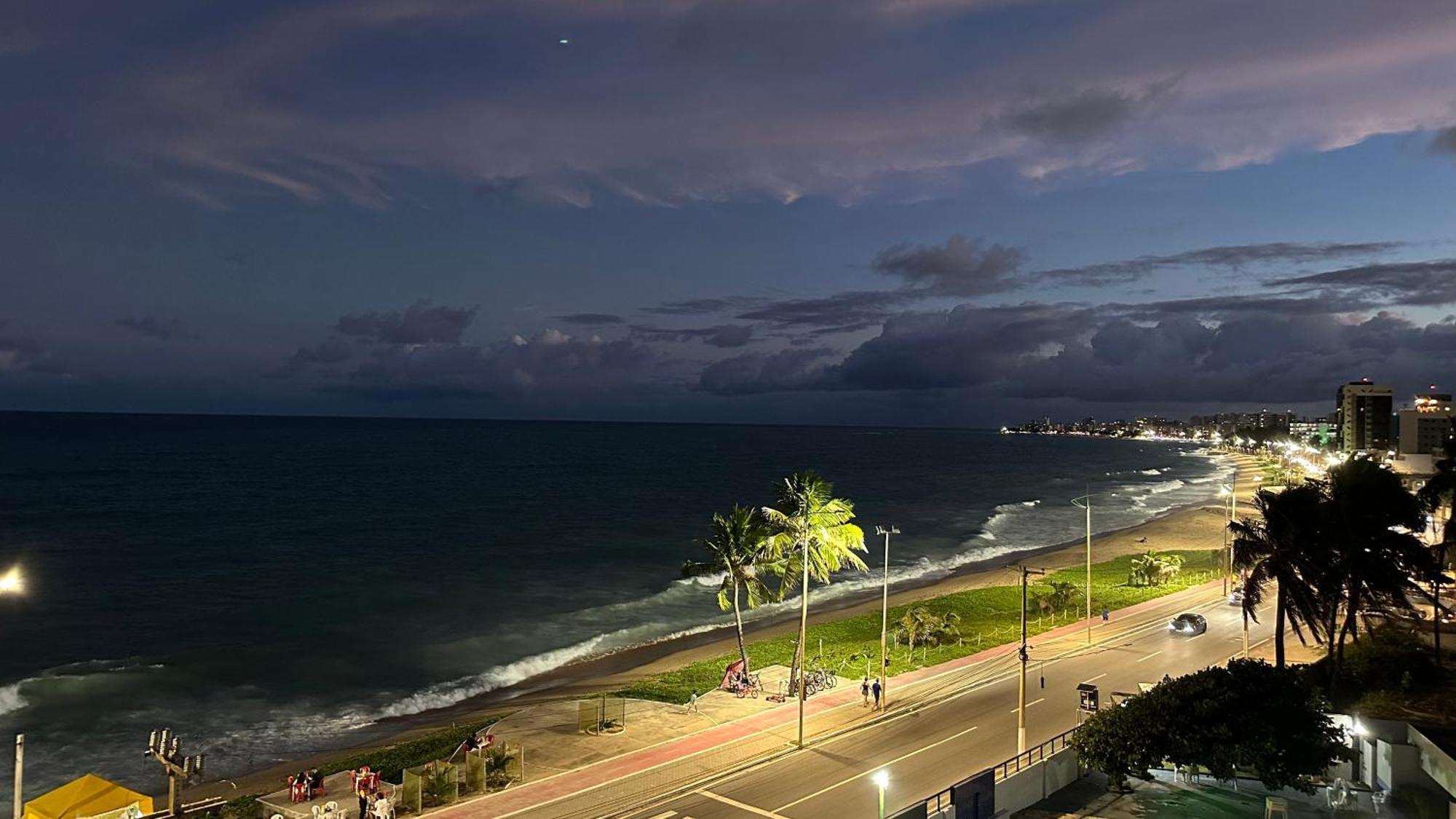 Flat Em Hotel De Luxo Beira Mar Da Grife Ritz Suites Com Vista Ampla Para Todo O Mar Da Cruz Das Almas, Jatiuca E Ponta Verde, Com Toda Estrutura De Um Hotel Lindo E Arrojado, Academia, Piscina E Muito Mais, Venha Viver Essa Experiencia Incrivel! Maceió エクステリア 写真